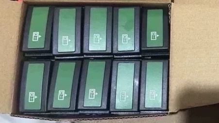 上海申沃万象白金刚S2Y申沃8系申沃9系副厂翘板开关